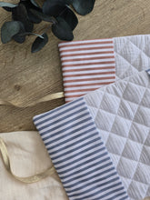 Charger l'image dans la galerie, ✄ Protège Carnet de Santé "Rayure"