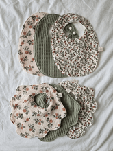 Charger l'image dans la galerie, đŠ Lot 3 bavoirs bĂ©bĂ© Madeleine/Lina