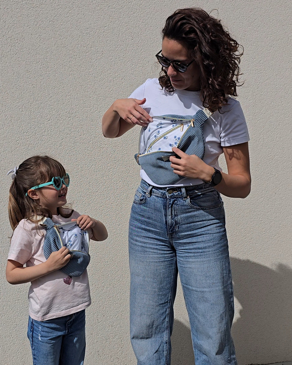 EN STOCK - Sac Banane Enfant Velours Jeans - Fleurs bleues