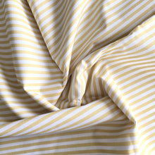 Charger l'image dans la galerie, ✄ Protège Carnet de Santé "Rayure"