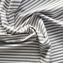 Charger l'image dans la galerie, ✄ Protège Carnet de Santé "Rayure"