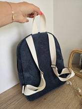 Charger l'image dans la galerie, ✄ Sac à dos maternelle "Théo" velours bleu pétrole