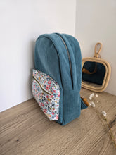 Charger l'image dans la galerie, ✄ Sac à dos maternelle "Constance" velours bleu canard