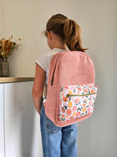 Charger l'image dans la galerie, ✄ Sac à dos maternelle "Camélia blanc" velours rose