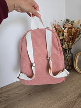 Charger l'image dans la galerie, ✄ Sac à dos maternelle "Camélia blanc" velours rose