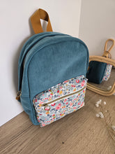 Charger l'image dans la galerie, ✄ Sac à dos maternelle "Constance" velours bleu canard