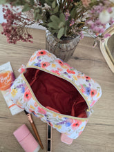 Charger l&#39;image dans la galerie, ✄‎  ‎  Trousse de toilette - Bouquet Aquarelle
