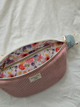 Charger l'image dans la galerie, ✄‎ ‎ Sac banane COLOBLOCK - Bouquet Aquarelle
