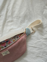 Charger l'image dans la galerie, ✄‎ ‎ Sac banane COLOBLOCK - Bouquet Aquarelle
