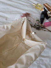 Charger l'image dans la galerie, ✄‎  ‎ Trousse de toilette - Colette écru
