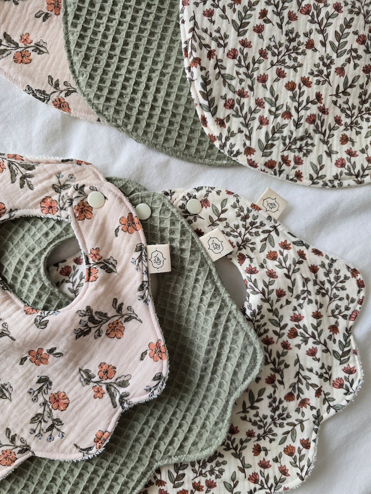 EN STOCK - Lot 3 bavoirs bébé Madeleine/Lina