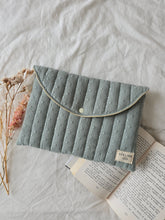 Charger l'image dans la galerie, ✄‎ ‎ Pochette à Livres / Tablette Adèle vert d'eau
