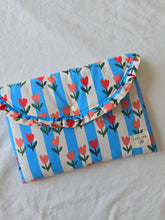Charger l'image dans la galerie, 📦 ‎Pochette à livre broché Tulipes
