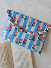 Charger l'image dans la galerie, 📦 ‎Pochette à livre broché Tulipes
