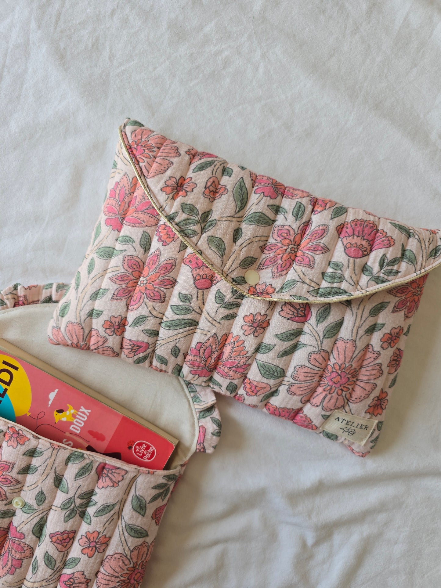 ✄‎ ‎ Pochette à Livre / Tablette Sara