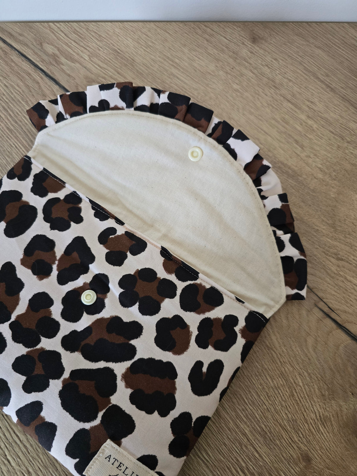 EN STOCK - ‎Pochette à Livre / Tablette Léopard