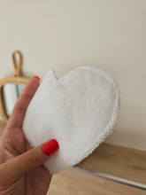 Charger l&#39;image dans la galerie, ✄‎ ‎ Lingettes lavables coeur en velours de bambou personnalisable
