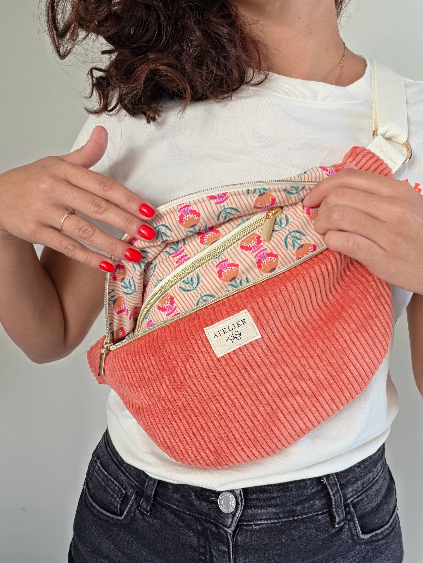 EN STOCK - Sac banane Suria / Velours Corail