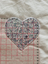 Charger l&#39;image dans la galerie, ✄‎ ‎ Lingettes lavables coeur en velours de bambou personnalisable
