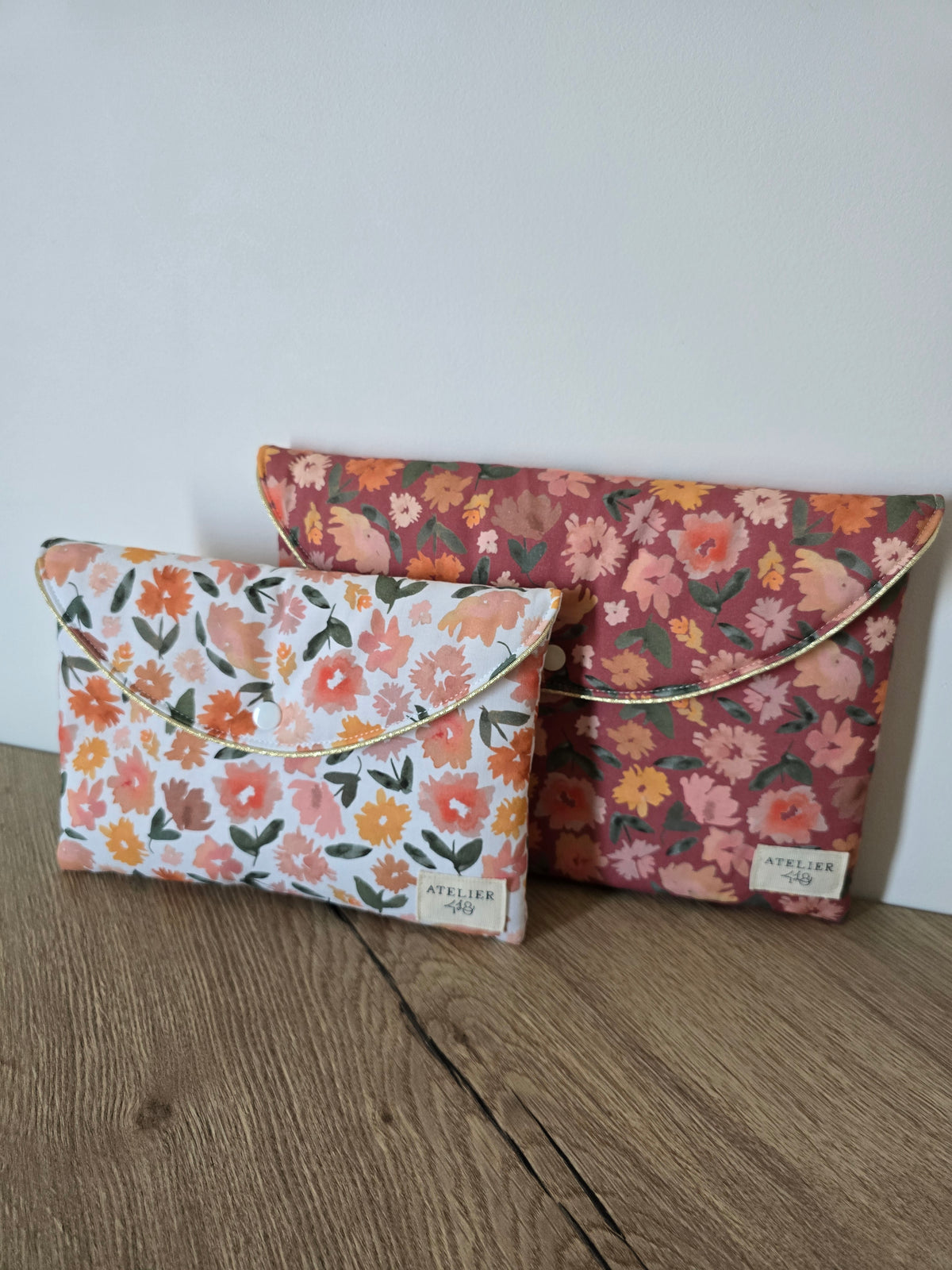 EN STOCK - ‎Pochette à Livre / Tablette Camélia
