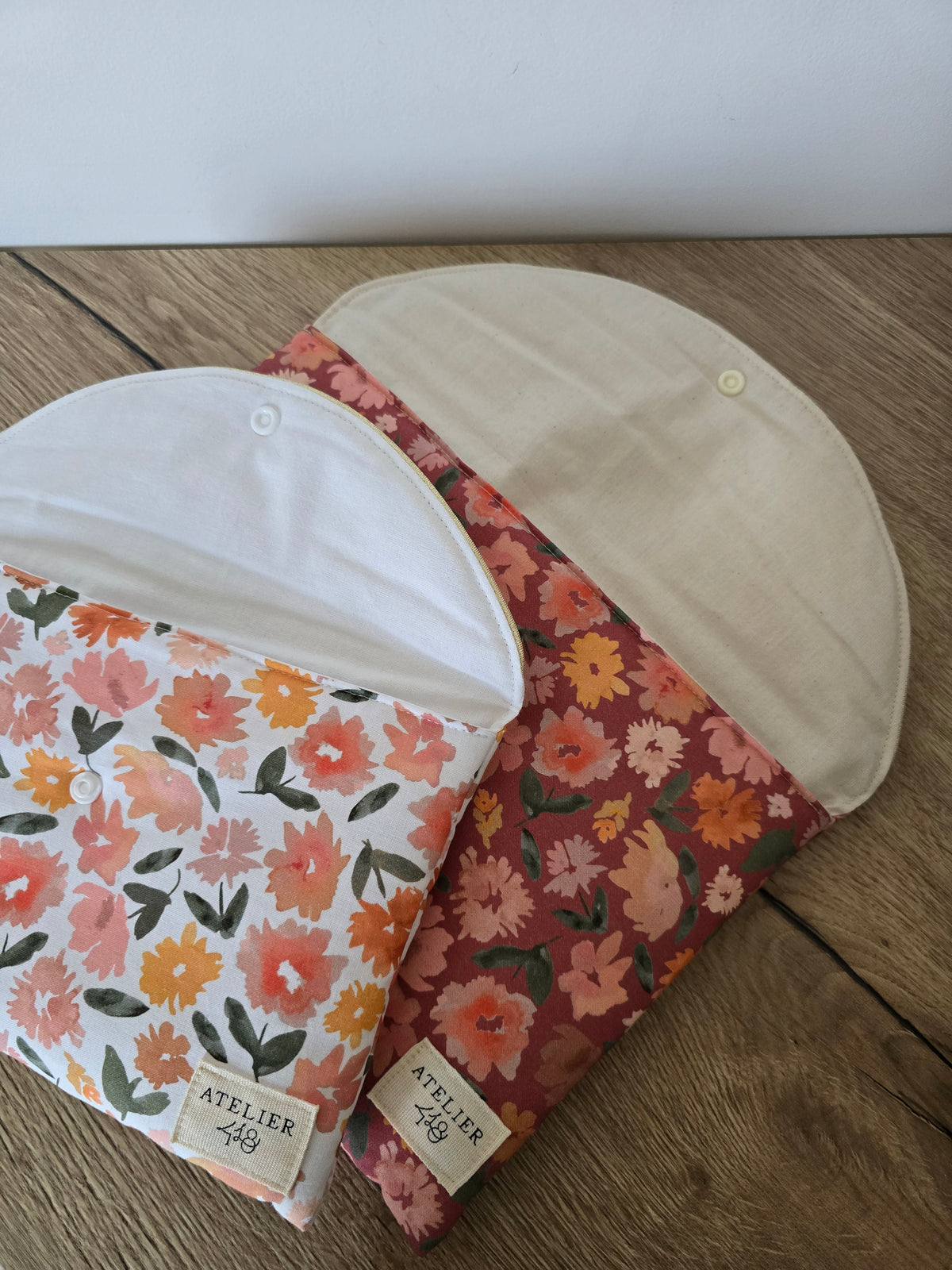 EN STOCK - ‎Pochette à Livre / Tablette Camélia