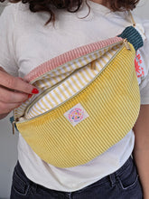 Charger l'image dans la galerie, 📦‎ ‎ Sac banane Adulte COLORBLOCK "Girls just wanna have fun"
