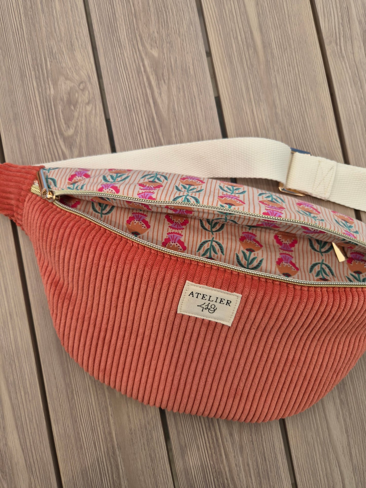 EN STOCK - Sac banane Suria / Velours Corail