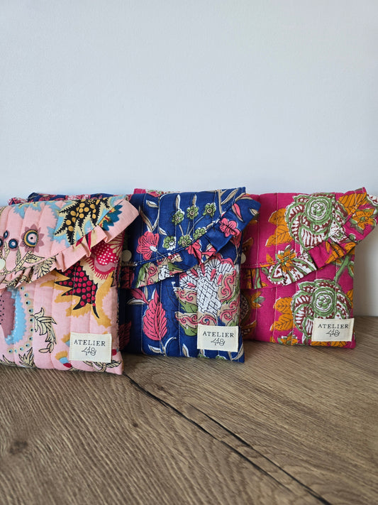 EN STOCK - ‎Pochette à Livre / Tablette Jai Ho (édition unique)